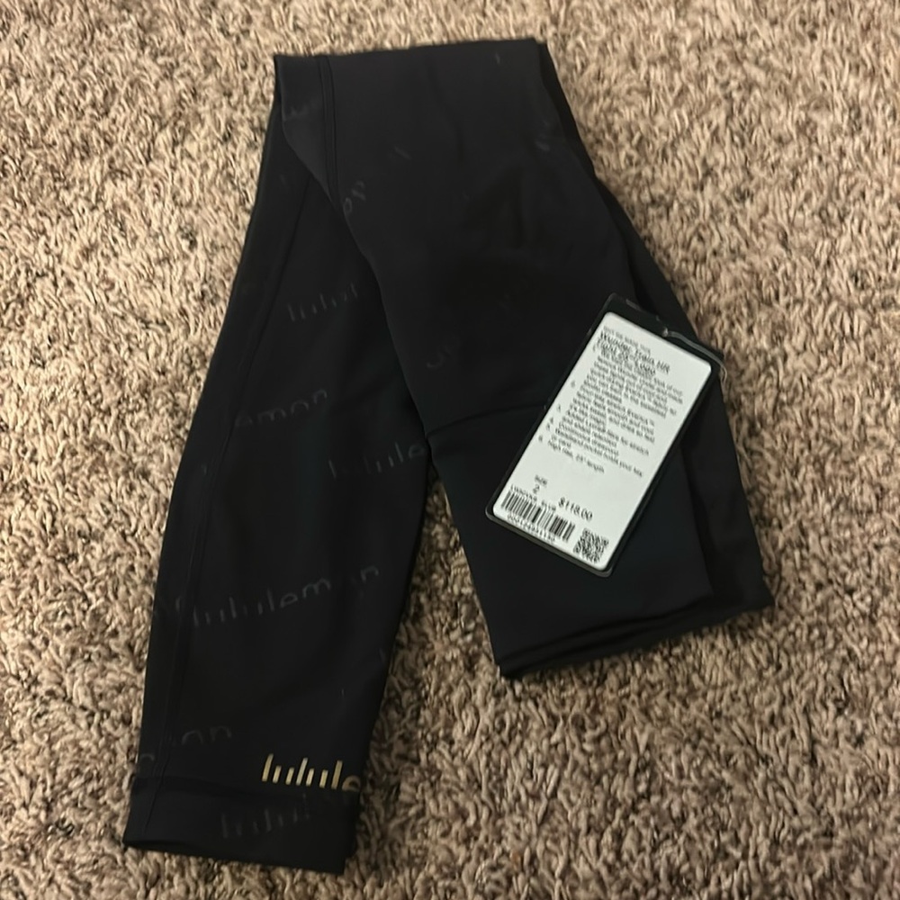 Lululemon Wunder Train HR Tight 25” Logo Special Edition Size 2 NWT